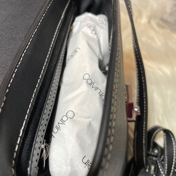 ❤️Calvin Klein ❤️large lock leather Bucket Bag - Picture 9 of 11